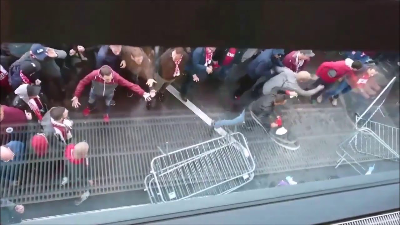 K&ouml;ln Blocksturm bei Arsenal         14.9.17
