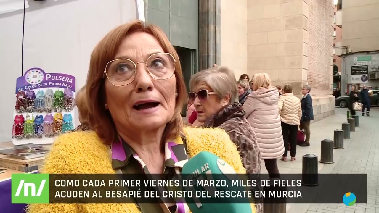 07/03/2025 Miles de fieles acuden al besapié del Cristo del Rescate en Murcia