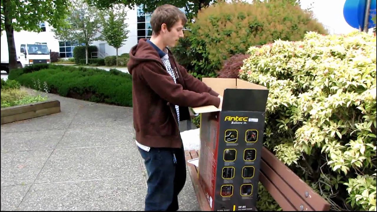 Antec Dark Fleet DF-85 Gaming Tower Computer Case Unboxing & First Look Linus Tech Tips