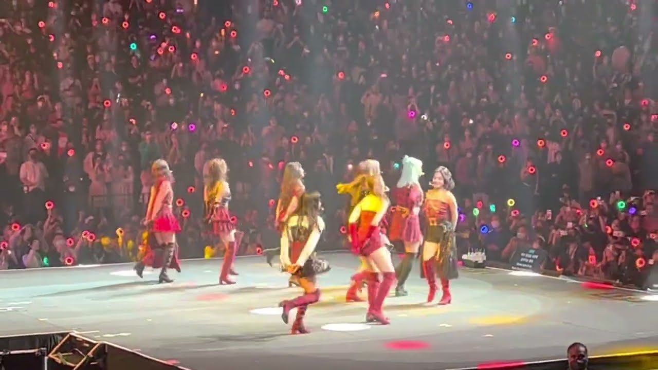 TWICE(트와이스) TURN IT UP | 4th WORLD TOUR III | OAKLAND ARENA[FANCAM]