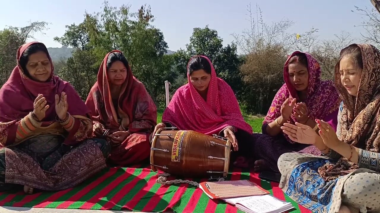 ਰੌਣਕ ਲਾਈ ਹੋਈ ਏ, ਸਤਿਸੰਗ ਦੇ ਵਿੱਚ ਭਗਤਾਂ।।🙏🏻🙏🏻#punjabi #shabad #🙏🏻🙏🏻🎉🎉🎉
