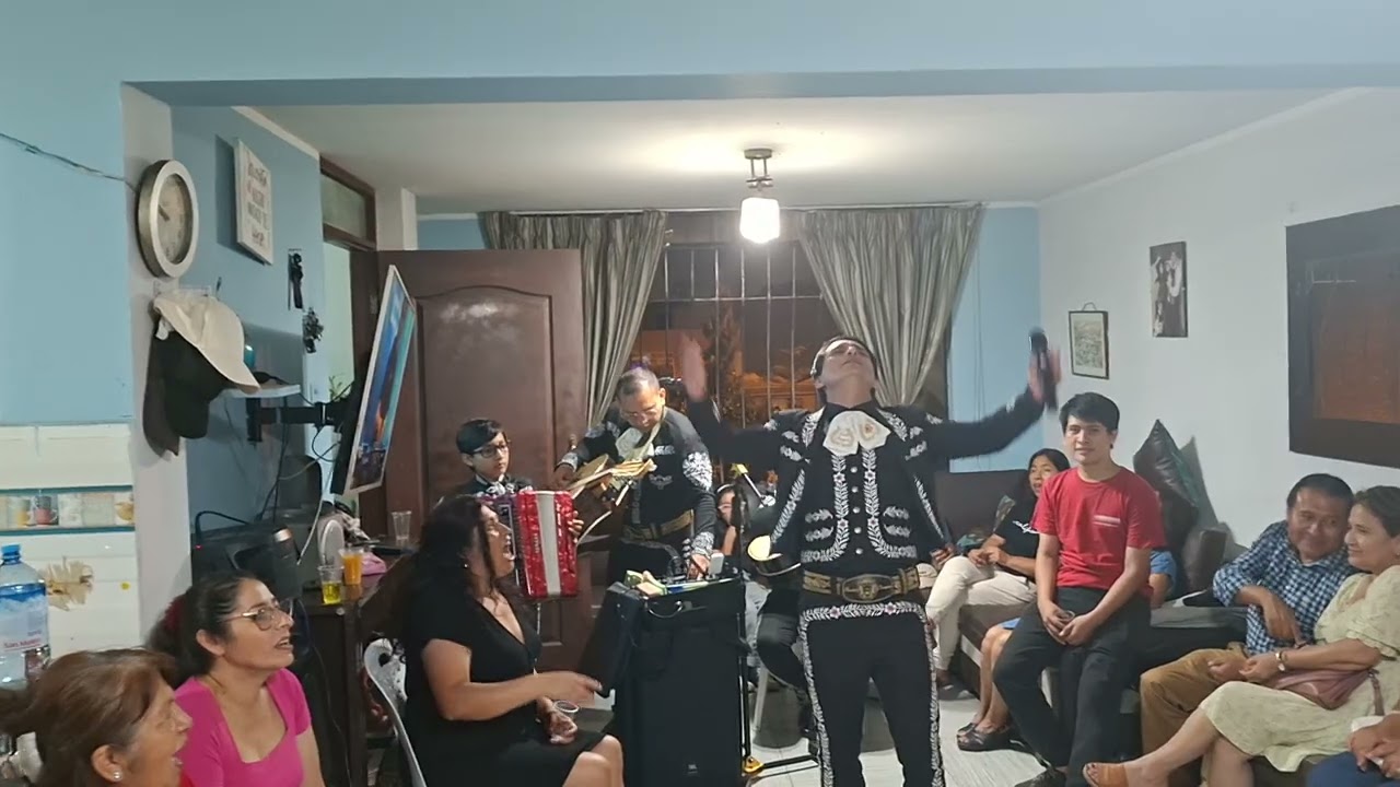 Las Mañanitas cover - Mariachi Calderon