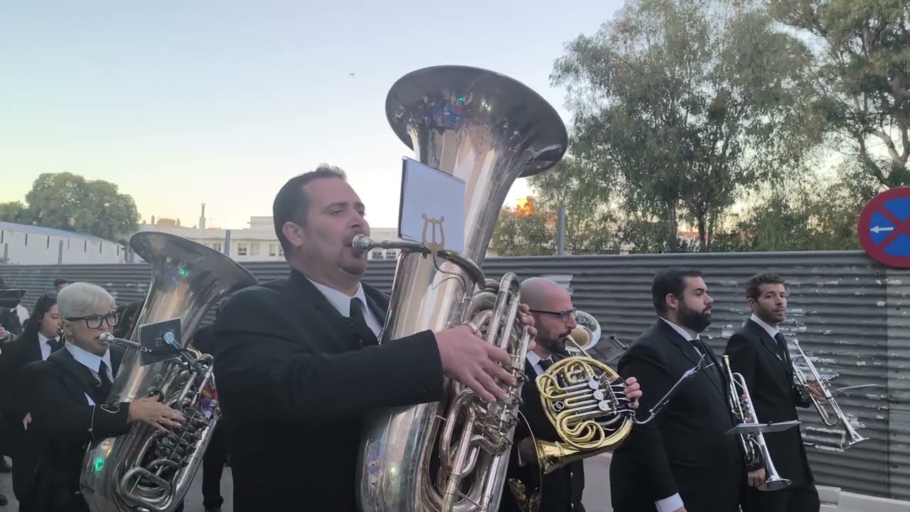 Salida procesiónal de la virgen de la milagrosa (San Vicente de paul) Cadiz Glorias 2025