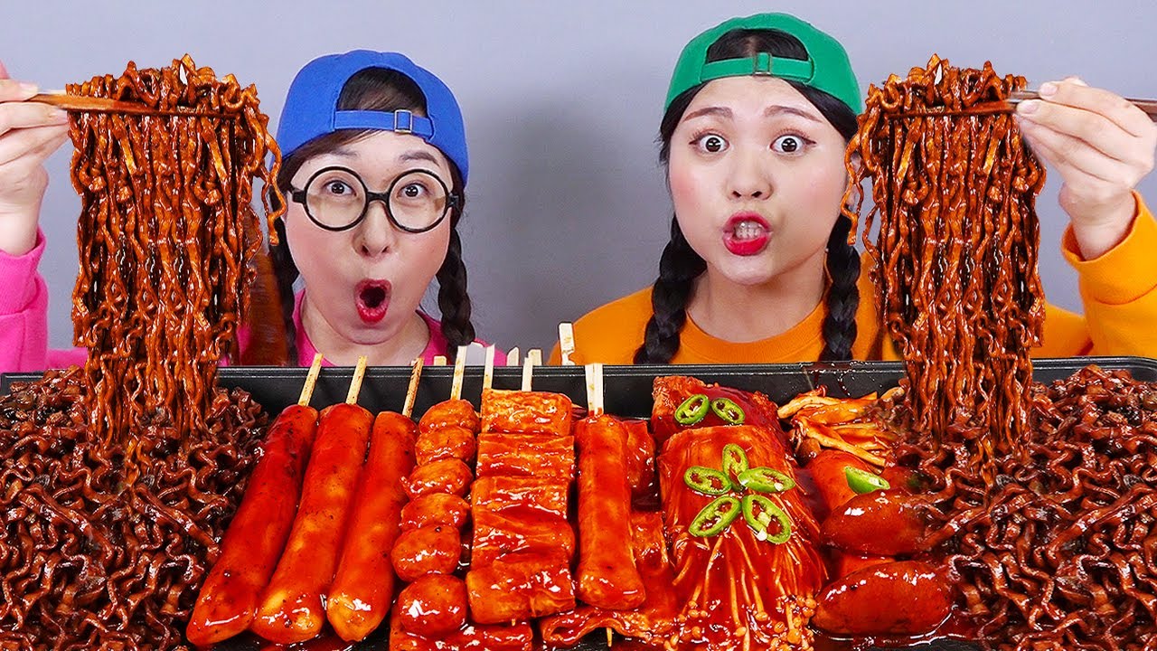 Mì đen TTeokbokki đậu đen Mukbang DONA