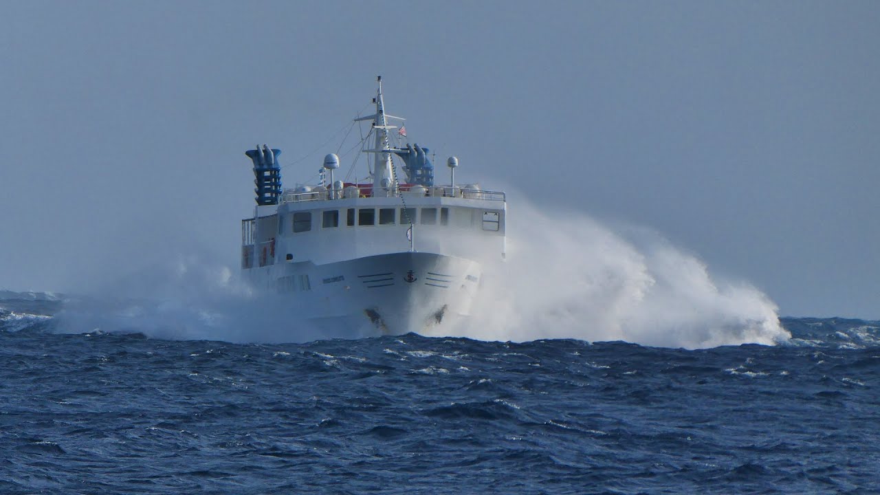 Express Scopelitis in a rough sea near Donousa