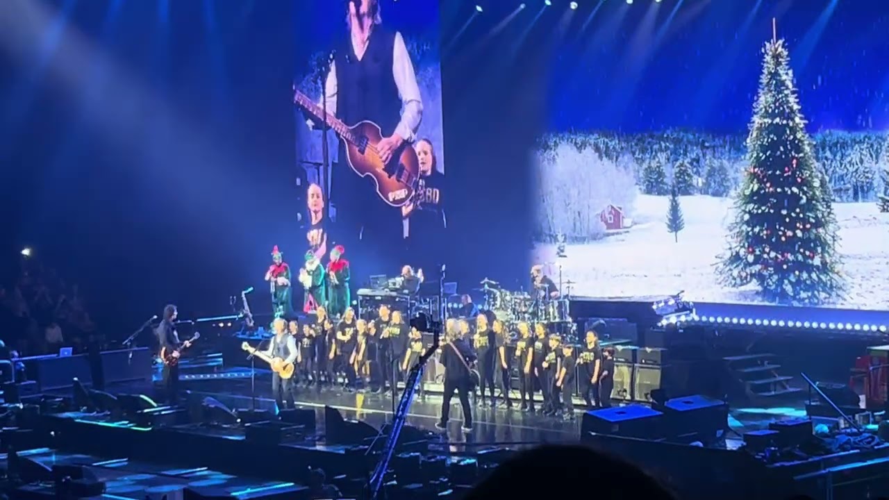Paul McCartney Simply Having A Wonderful Christmas Time Live @ Manchester Co Op Arena 15/12/2024