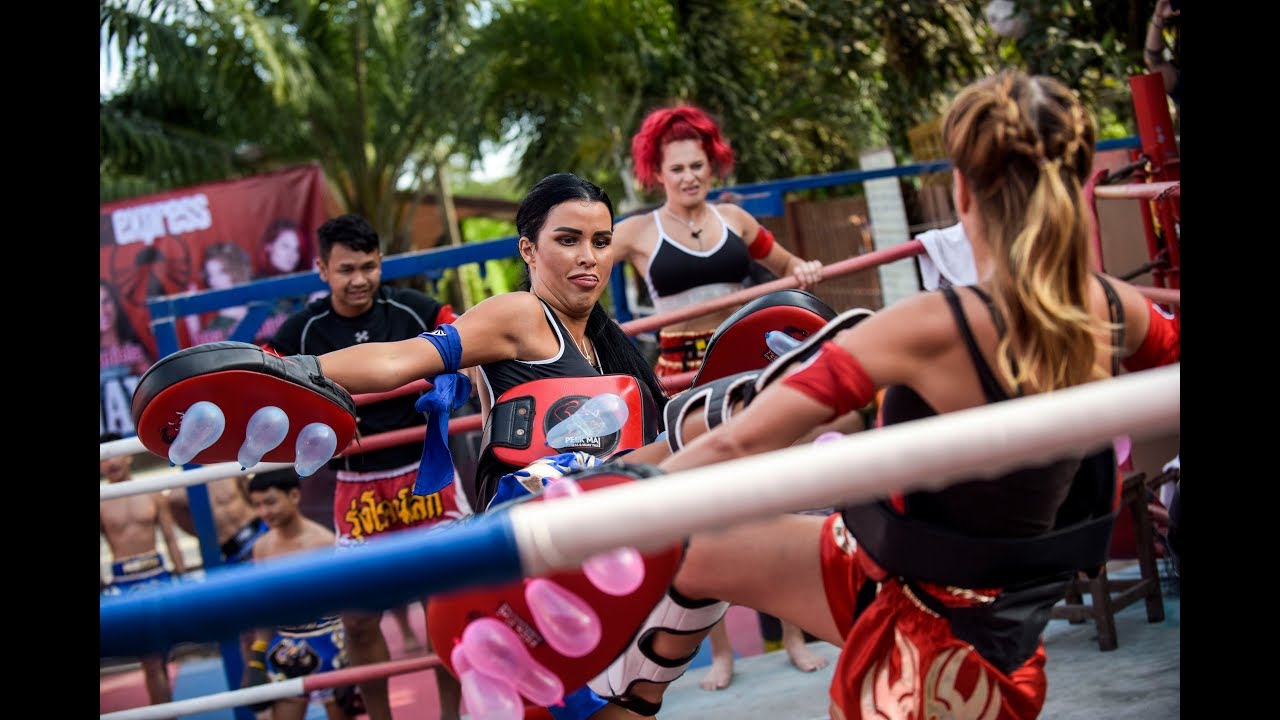 Ana Baniciu vs. Daniela Crudu, runda de box. Cele două vedete nu se menajează deloc &icirc;n ring