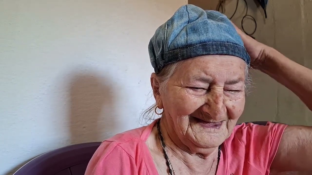 ELA VIVE HÁ 96 ANOS NO MESMO LUGAR E ESBANJA ALEGRIA