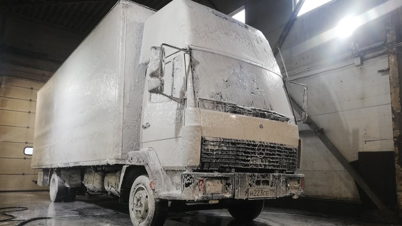 Mercedes 814 разбило ступичный подшипник | Качественная мойка | Порвало воздушный шланг