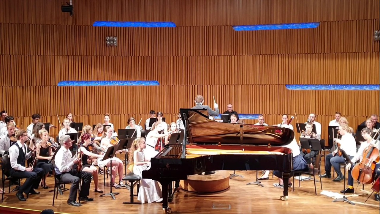 Nora Lubbadová (9 y.o.), L. van Beethoven: Concerto No.1 in C major, Op.15 III Rondo