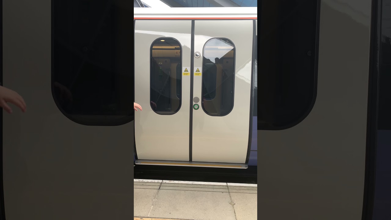 Transport for London Class 345 Doors Closing and Opening