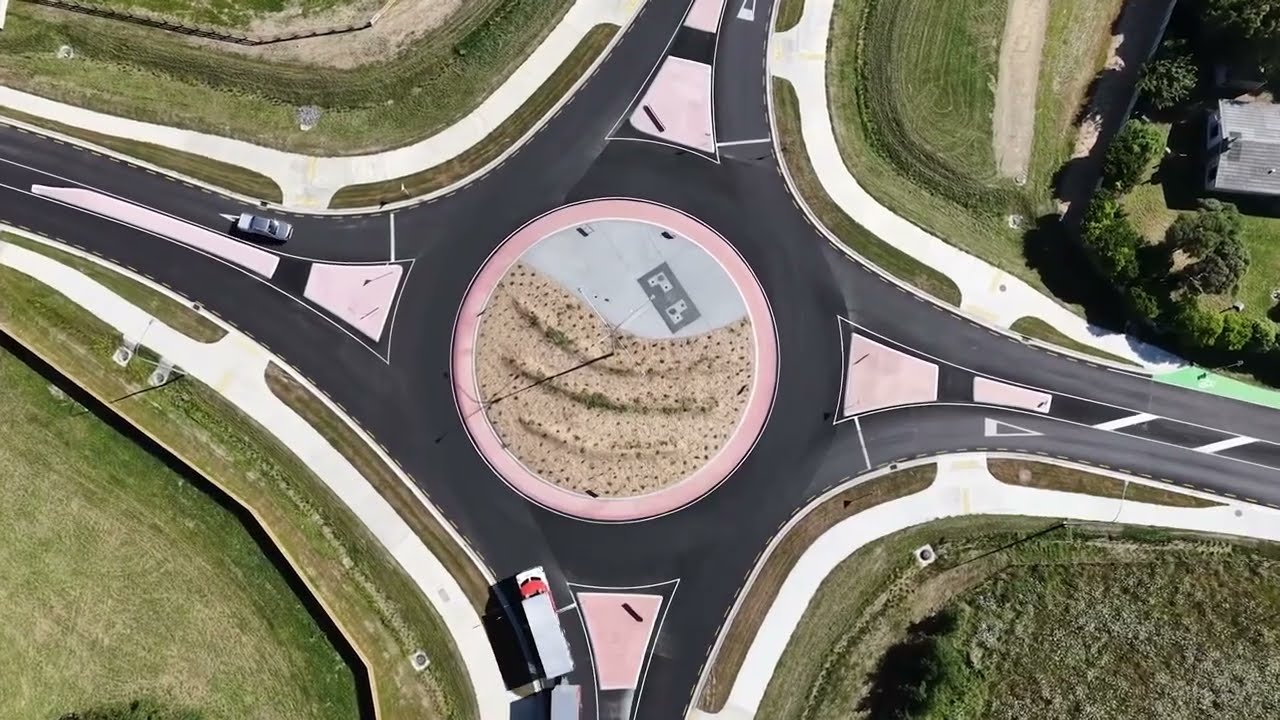 Take a look at the new roundabout - an important link to the Ōtaki to north of Levin expressway