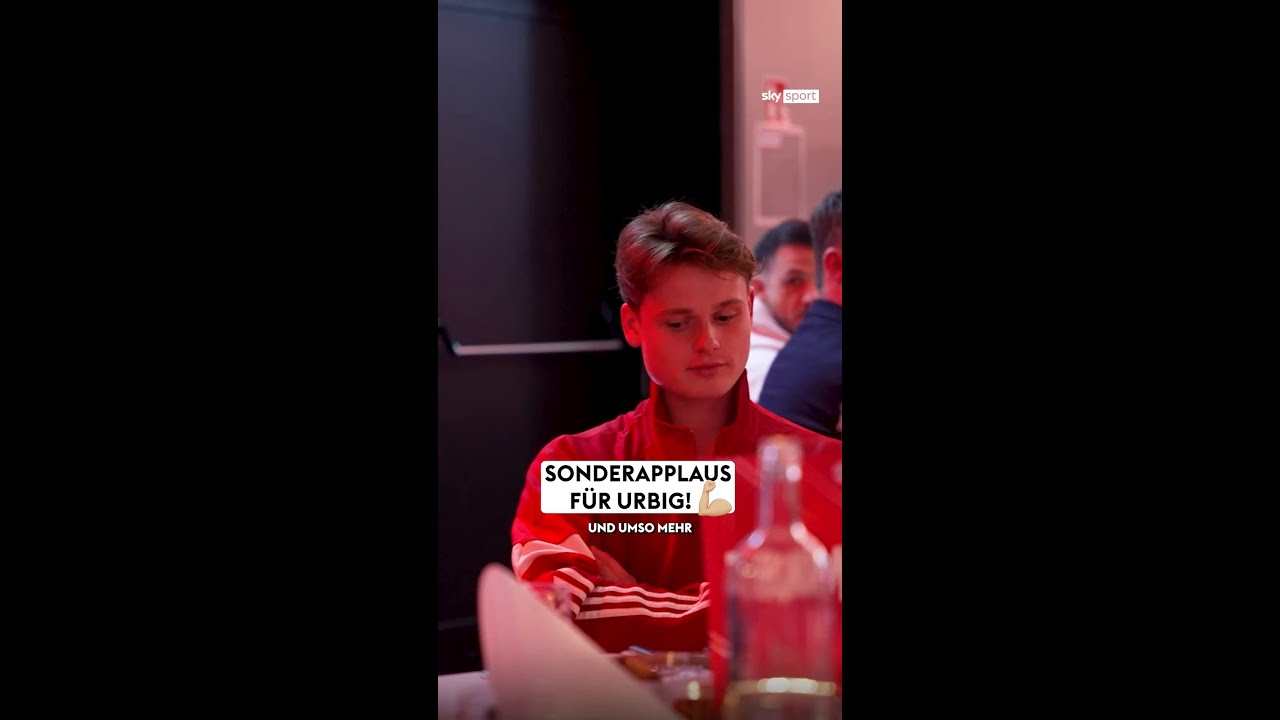 Sonderapplaus für Urbig auf dem FCB-Bankett! Wie sympathisch er reagiert 😄👏🏼