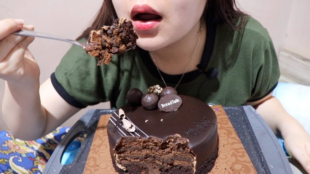 DESSERT ASMR : Chocolate Cake *EATING SOUNDS* l NO TALKING