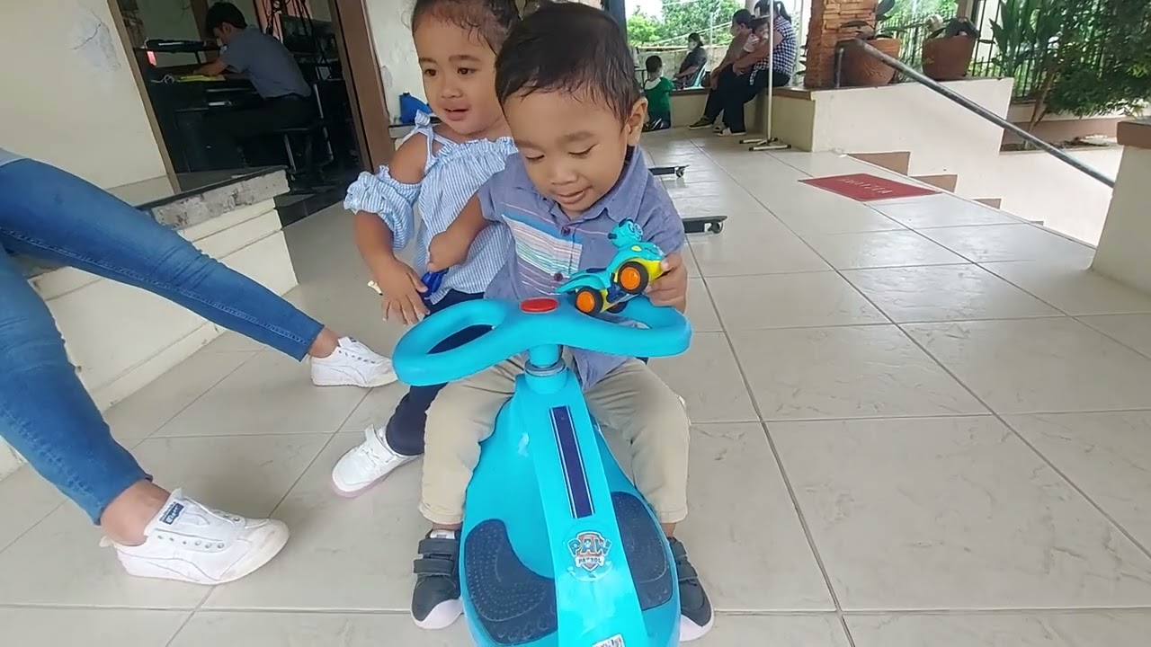 Riding in tandem😁