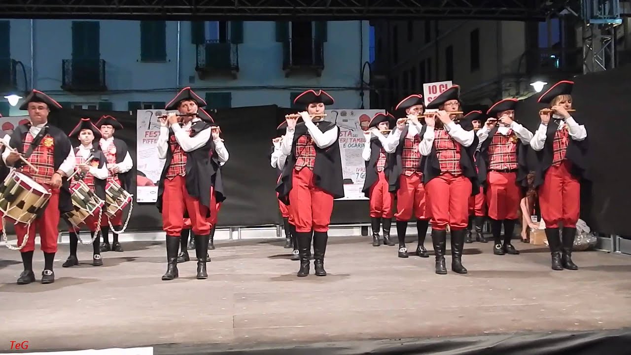 Pifferi e tamburi Arnad alla Festa dei Pifferi