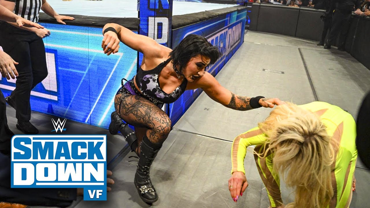 Charlotte Flair et Rhea Ripley s'engagent dans une bagarre chaotique : SmackDown, 17 mars 2023