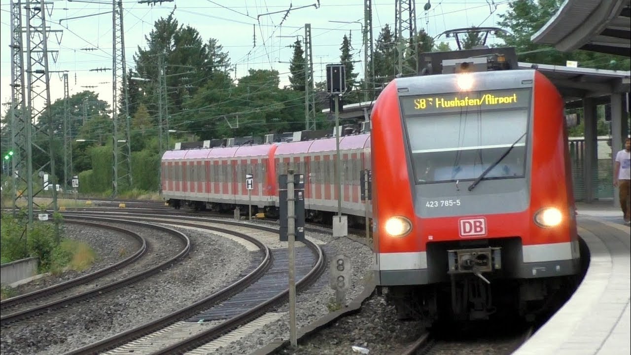Westkreuz mit einem Talent 2 der Werdenfelsbahn • S-Bahn München + Einkaufsbahnhof-Werbezug