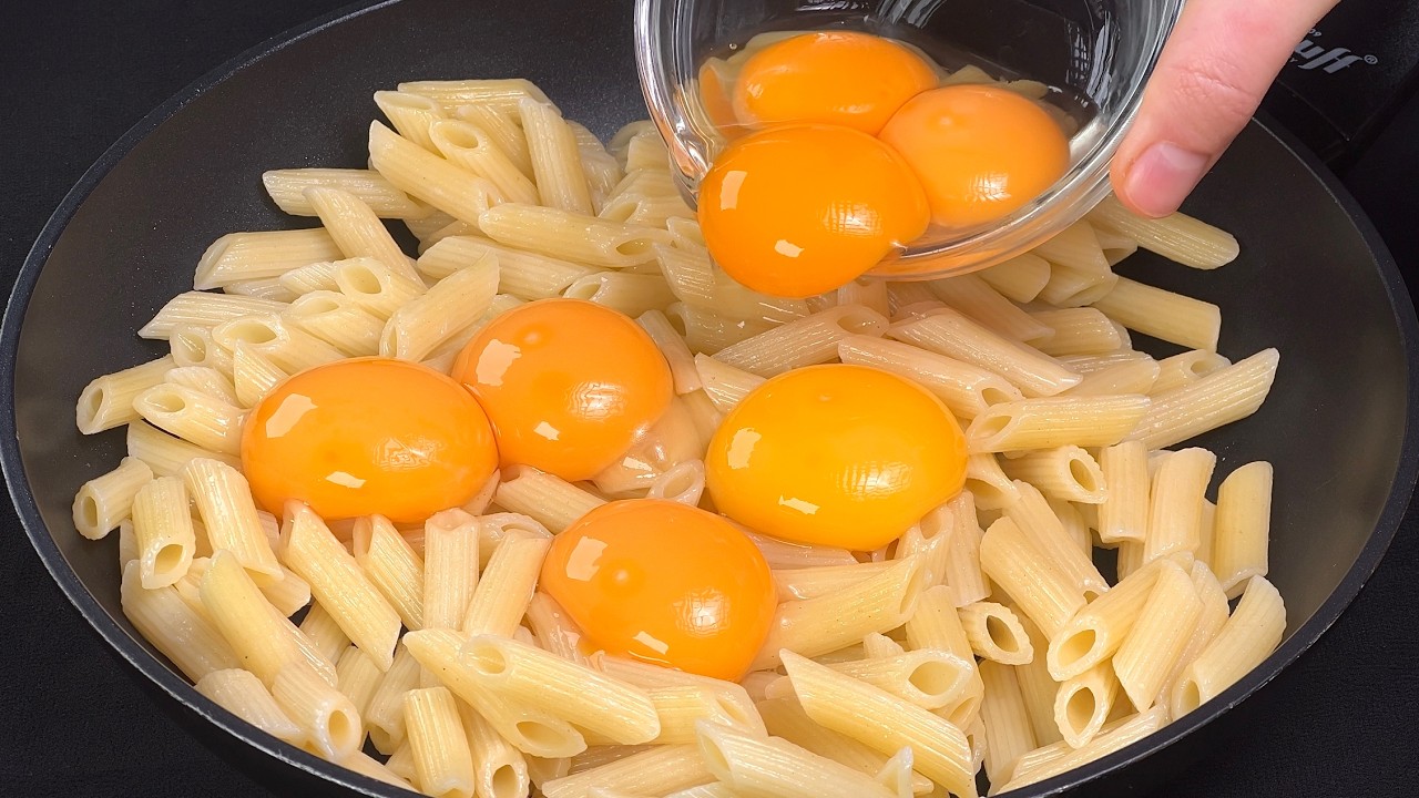 Лучше мяса! Просто залейте лапшу яйцами! Это всех сводит с ума!