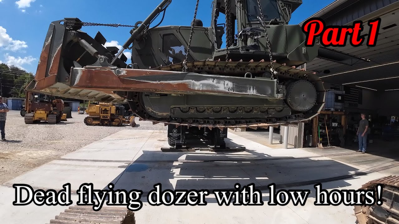 Мы пытаемся снова запустить бывший военный бульдозер John Deere 850J после того, как его разобрал...