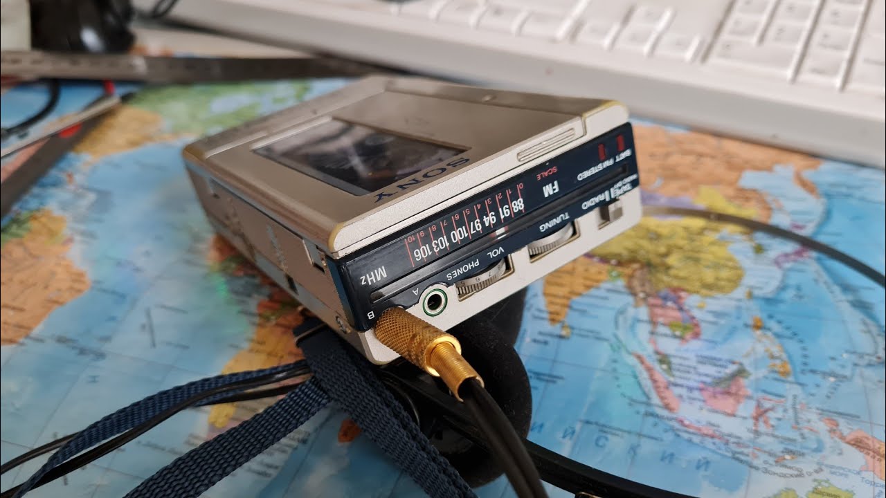Sony WM-F1 disassembly teardown  разборка кассетного плеера из фильмов