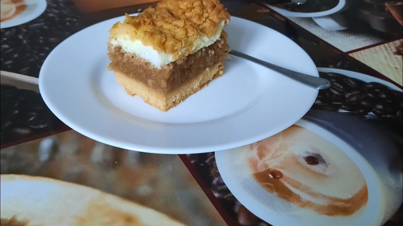 Szarlotka na kruchym cieście z bezą, bardzo aromatyczna,prosta w przygotowaniu