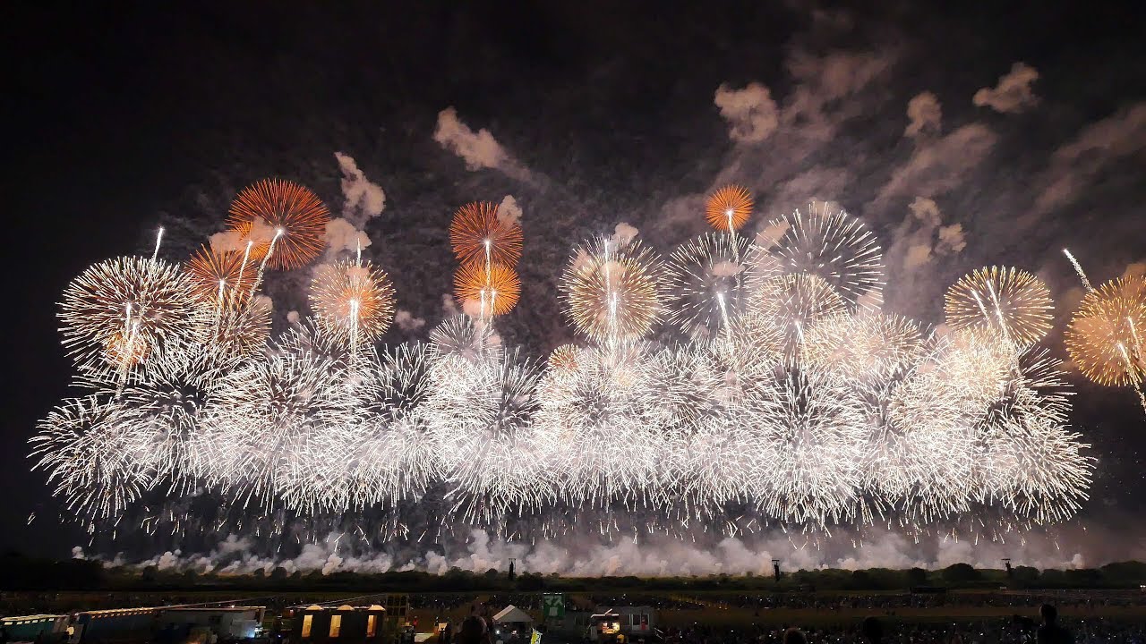 2018酒田花火ショー 幅2000ｍのグランドフィナーレ　　Japanese beautiful fireworks of width 2000m　酒田の花火