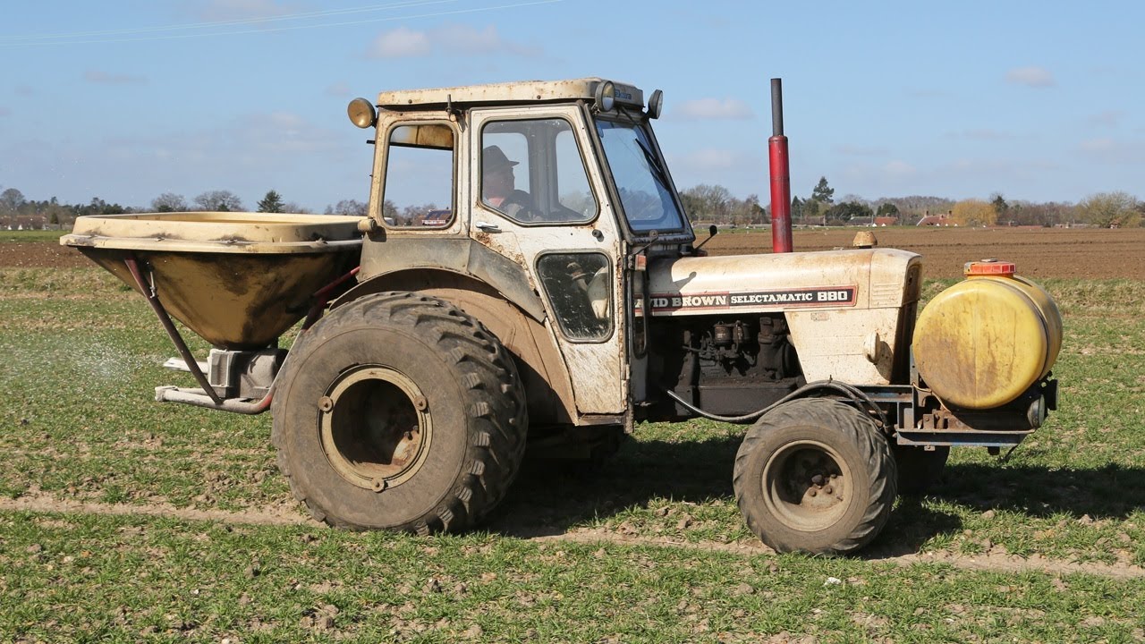 1970 David Brown 880 Selectamatic | 26,000 hour classic | Vicon Vari-Spreader | Fertiliser spreading