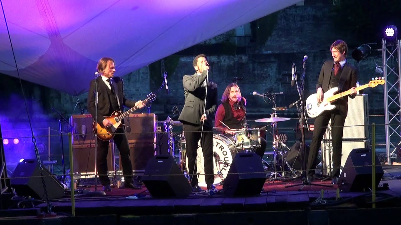 VINTAGE TROUBLE 