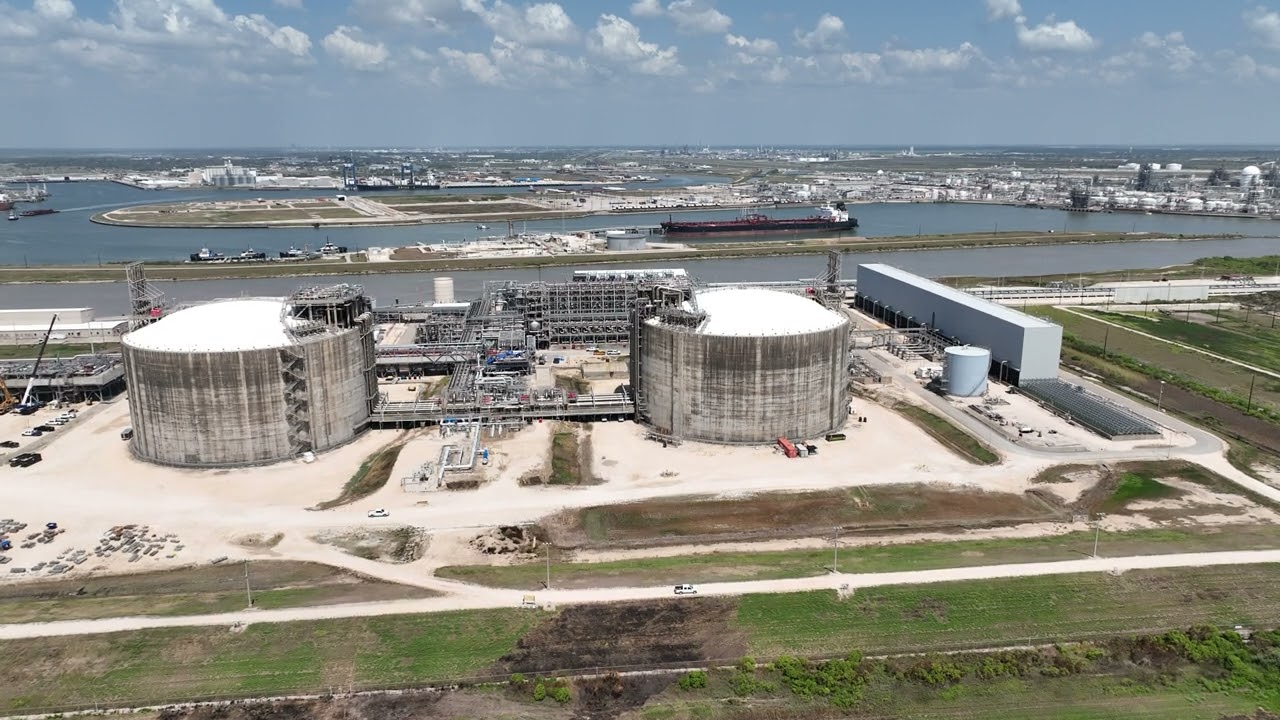 Freeport LNG's Export Terminal in Freeport, Texas (28.929758, -95.318200)