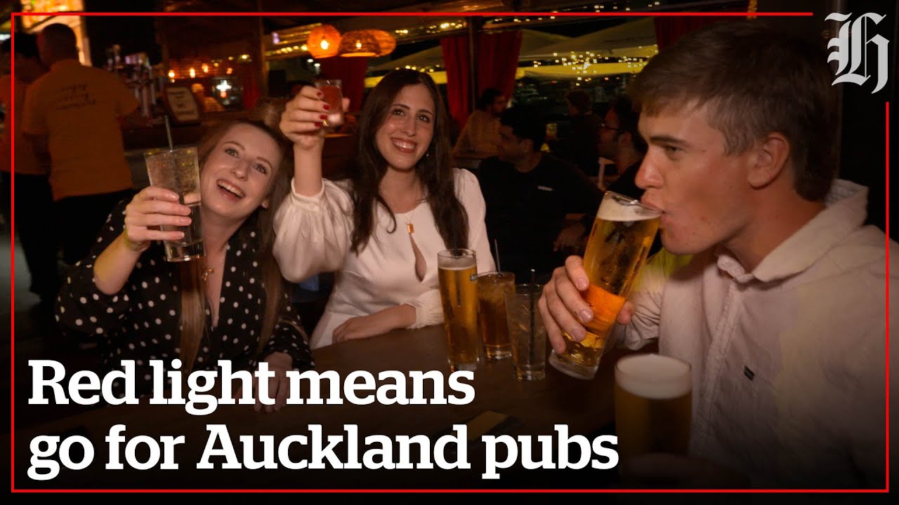 Auckland pubs open doors as NZ enters traffic light system | nzherald.co.nz
