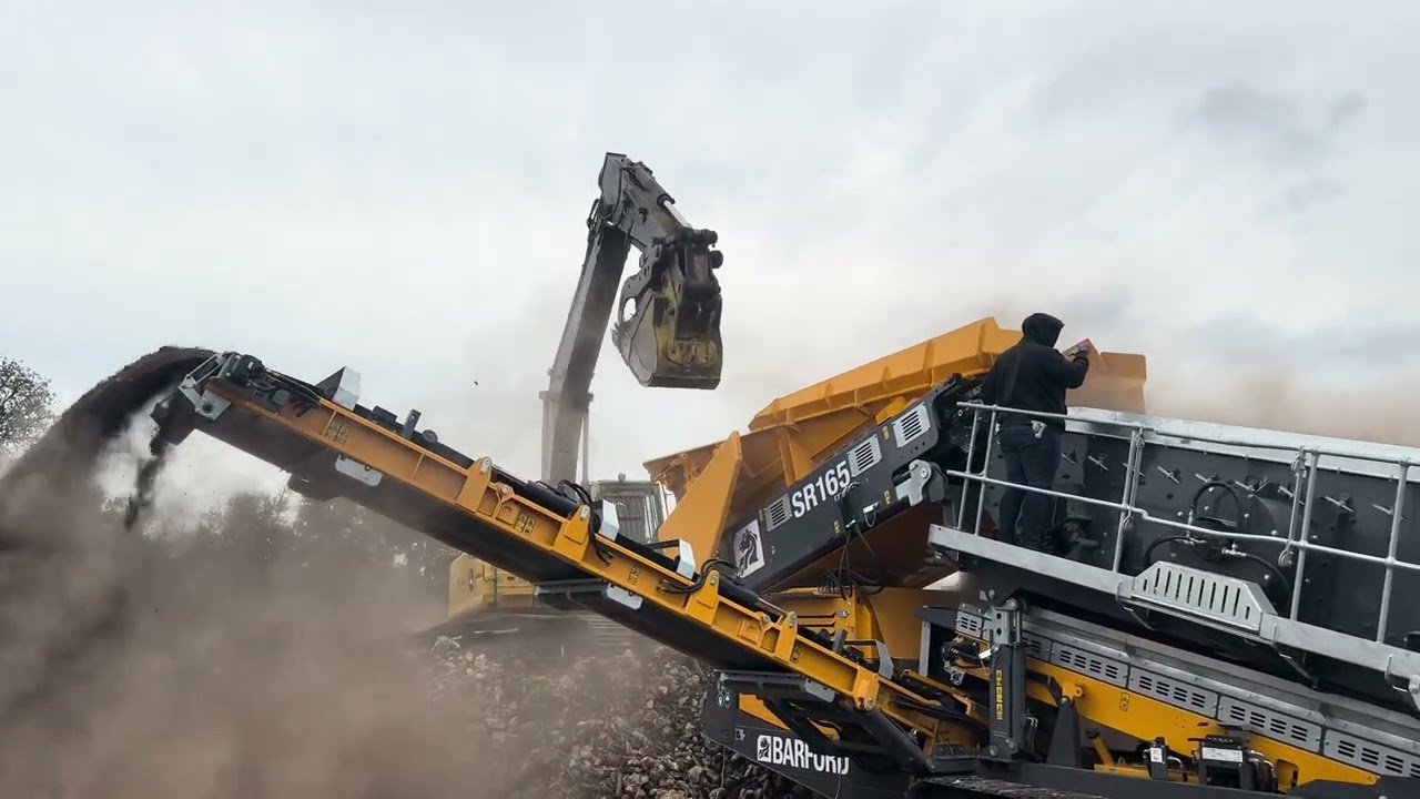 Barford SR165 3-way scalping screen separating rock and soil