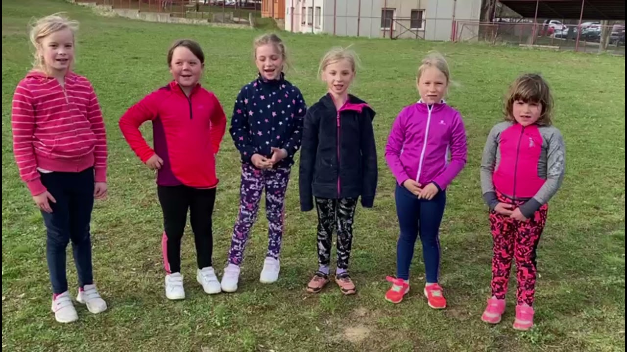 Přání k 20.narozeninám trenérce Naty od rodiny a MTK
