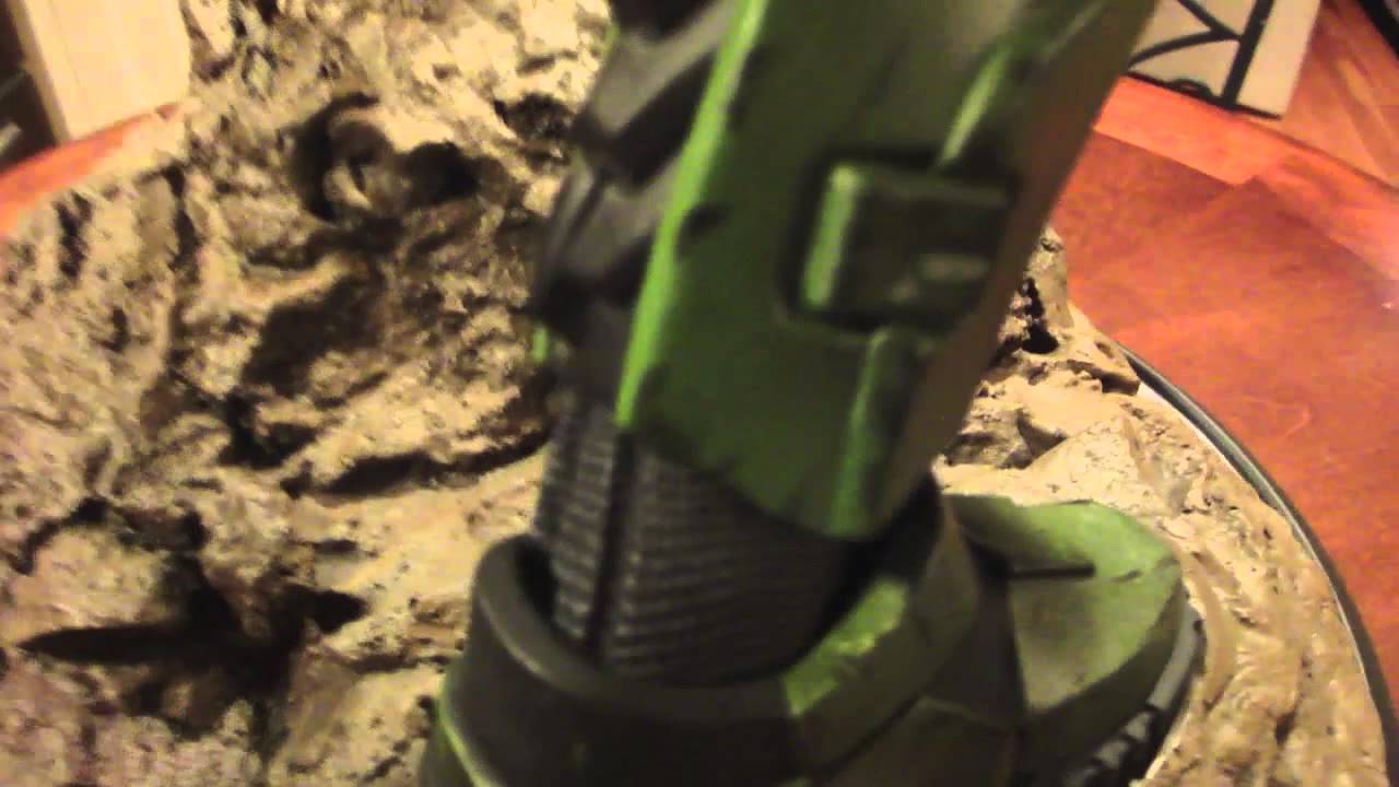 Halo Master Chief Premium Format Figure by Sideshow Collectibles
