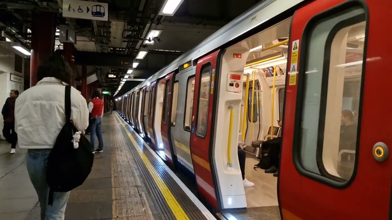 London Underground Journeys (2025) from BARBICAN Station to ALDGATE EAST Station 