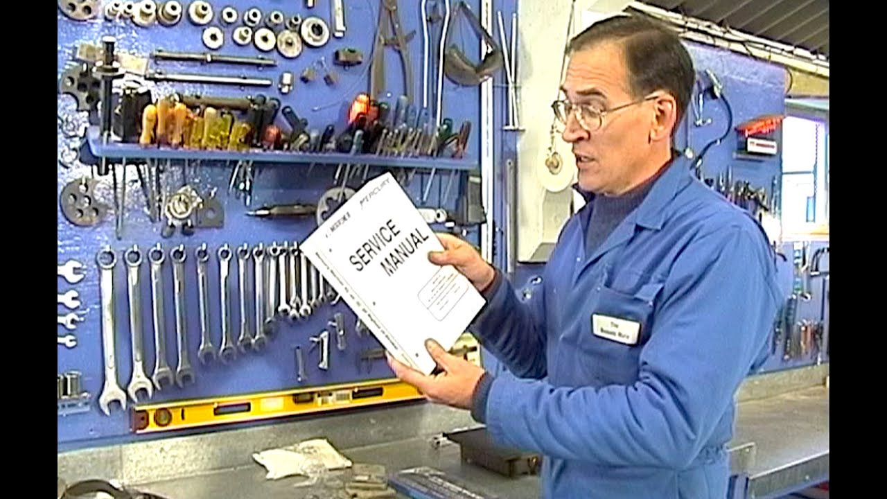 OUTBOARD TROUBLESHOOTING (Part 2)  Workshop setup & Tools Required to Service an Outboard Engine