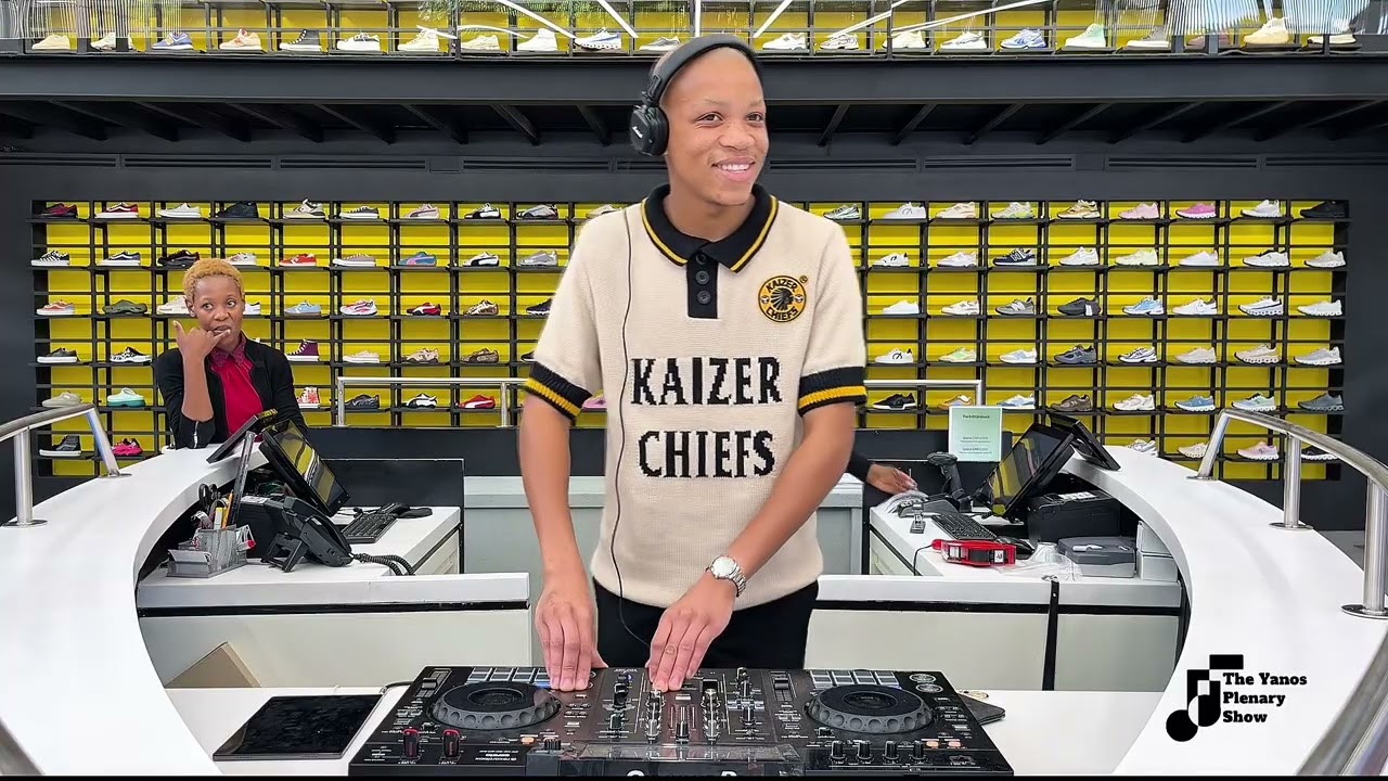 Hello Dezemba Christmas Special Mix By Que Soul (Powered By Sneaker District SA) - Deep House 2025