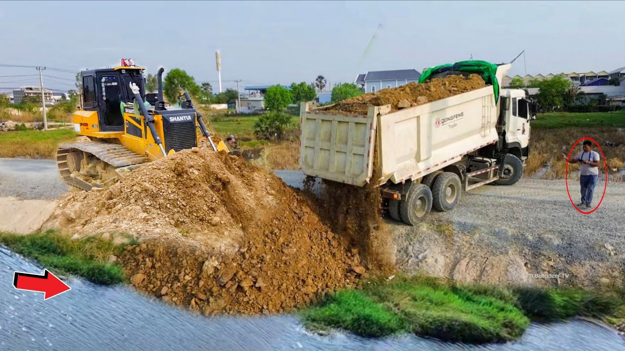 Start New Landfill Project! SHANTUI C3 Dozer Push Stone Flooded Land & Dump Truck 25ton 
