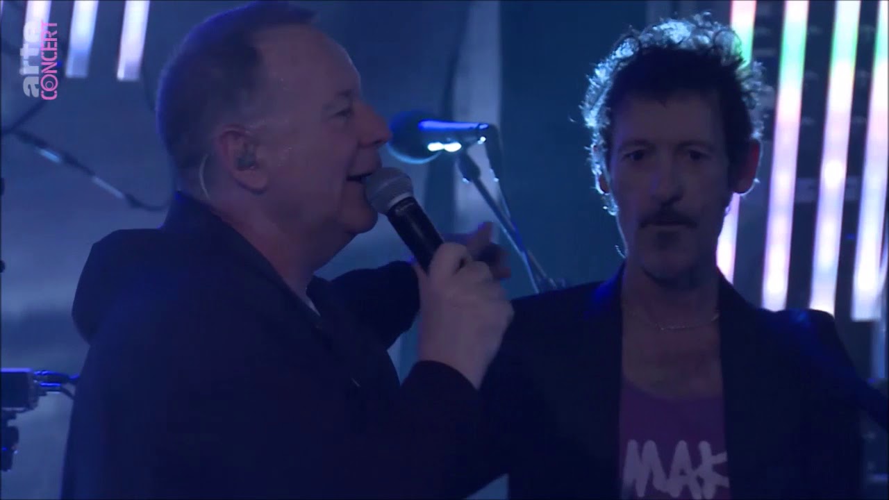 Simple Minds - Walk Between Worlds live at Berlin 2018