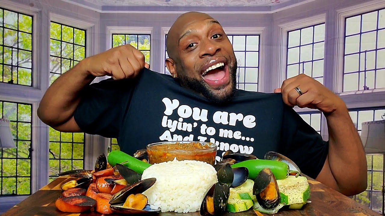 CUCUMBERS, RICE, & SAUSAGE WITH MUSSELS SEAFOOD MUKBANG 해물먹방 ... EATING SHOW 먹방 ...