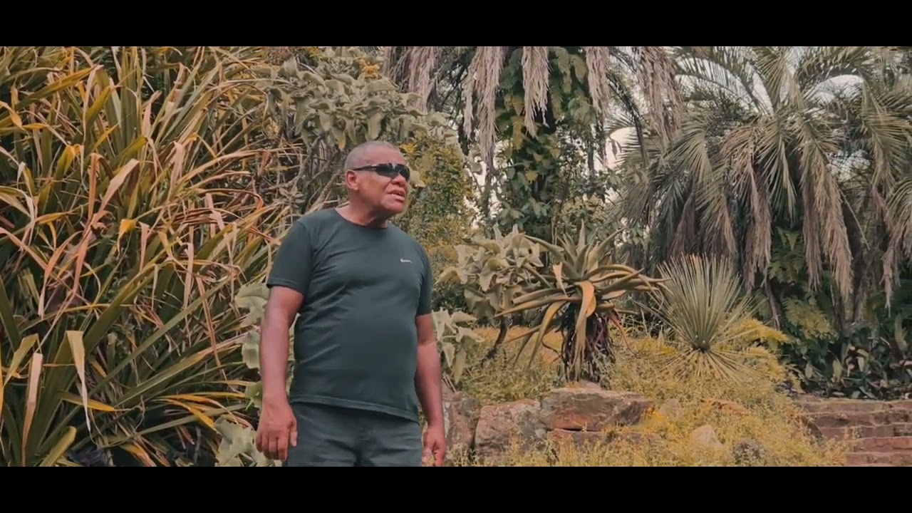 ROBERTO COSTA E BANDA DE UM RECADO A ELA  / 2024