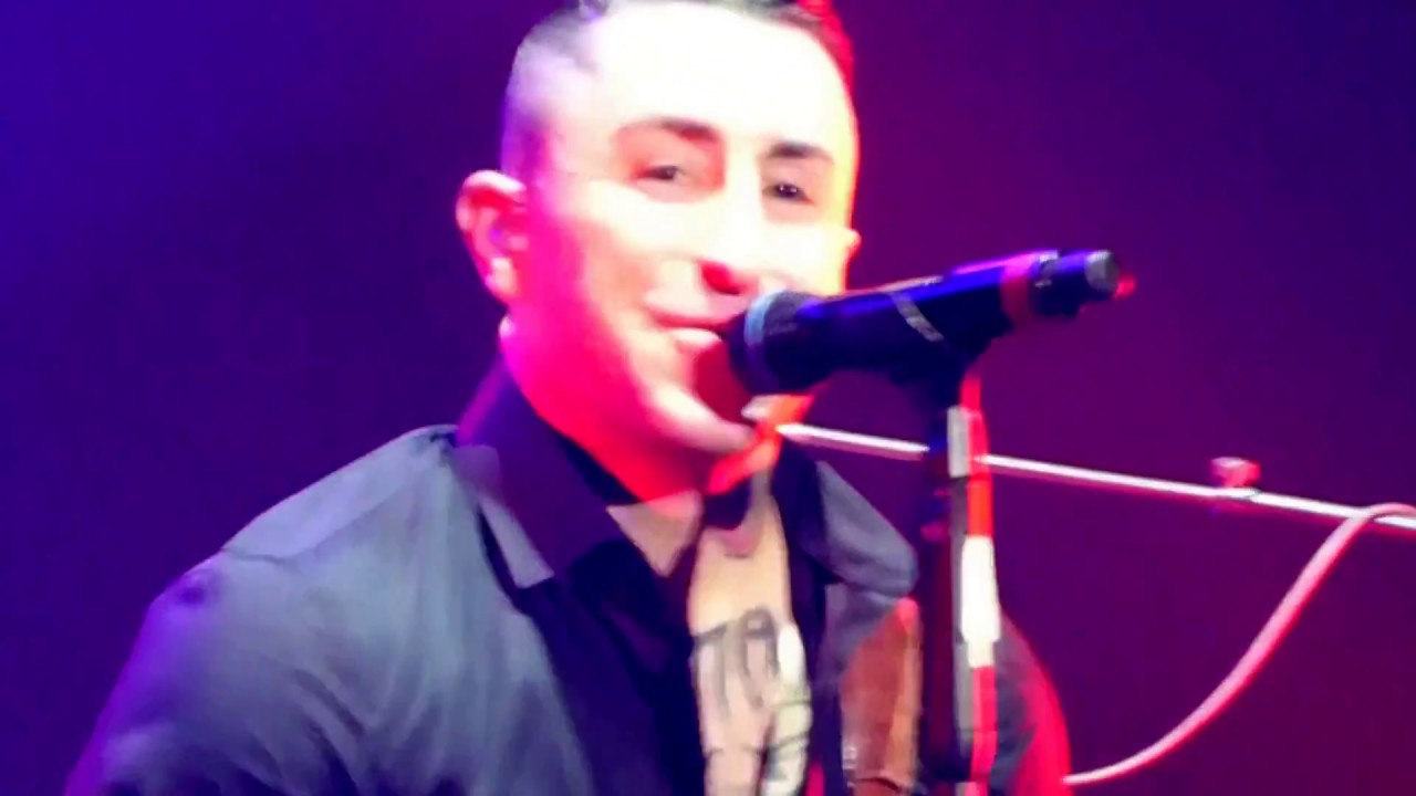 Broilers feat. Kopfecho & Donots - Eine Blume live @ ISS Dome Düsseldorf 01.12.2017