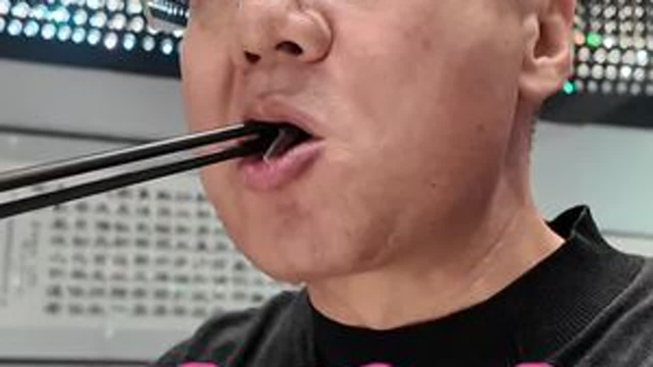 主持满月宴 缺点是话筒的混响关不了，服务员叫不到跟前。环境吵吵闹的很。#满月宴 #主持人 #记录真实生活 #原创视频 #划拳