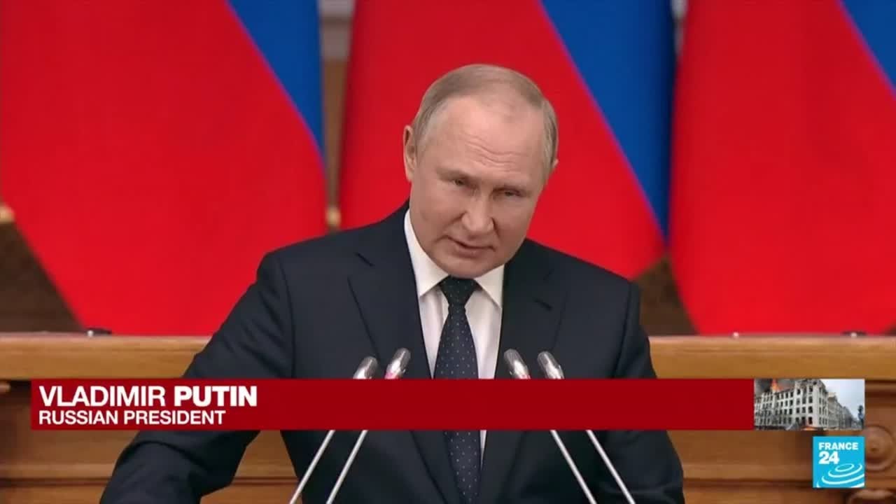 Putin warns West of lightning retaliation for intervention in Ukraine &bull; FRANCE 24 English