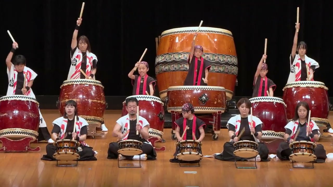 11 和太鼓集団「麗」【第18回地域伝統芸能今昔物語 熊谷市立江南総合文化会館ピピア ホール 2025.11.23撮影】