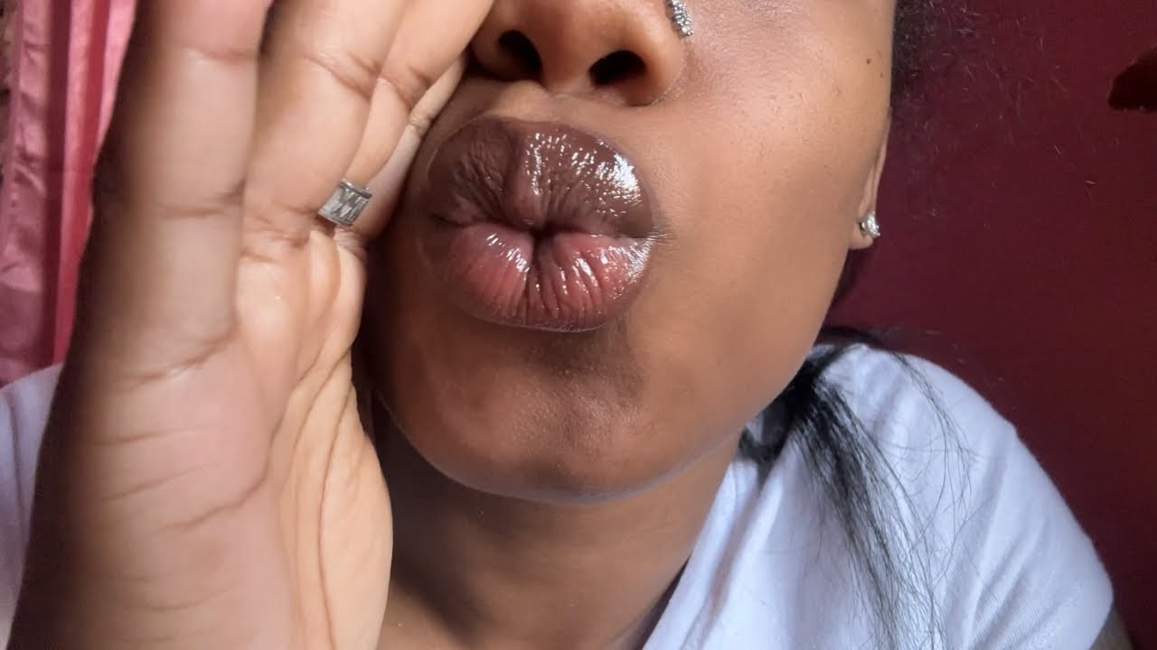 ASMR | kiss sounds , mouths sounds , lip gloss application etc 