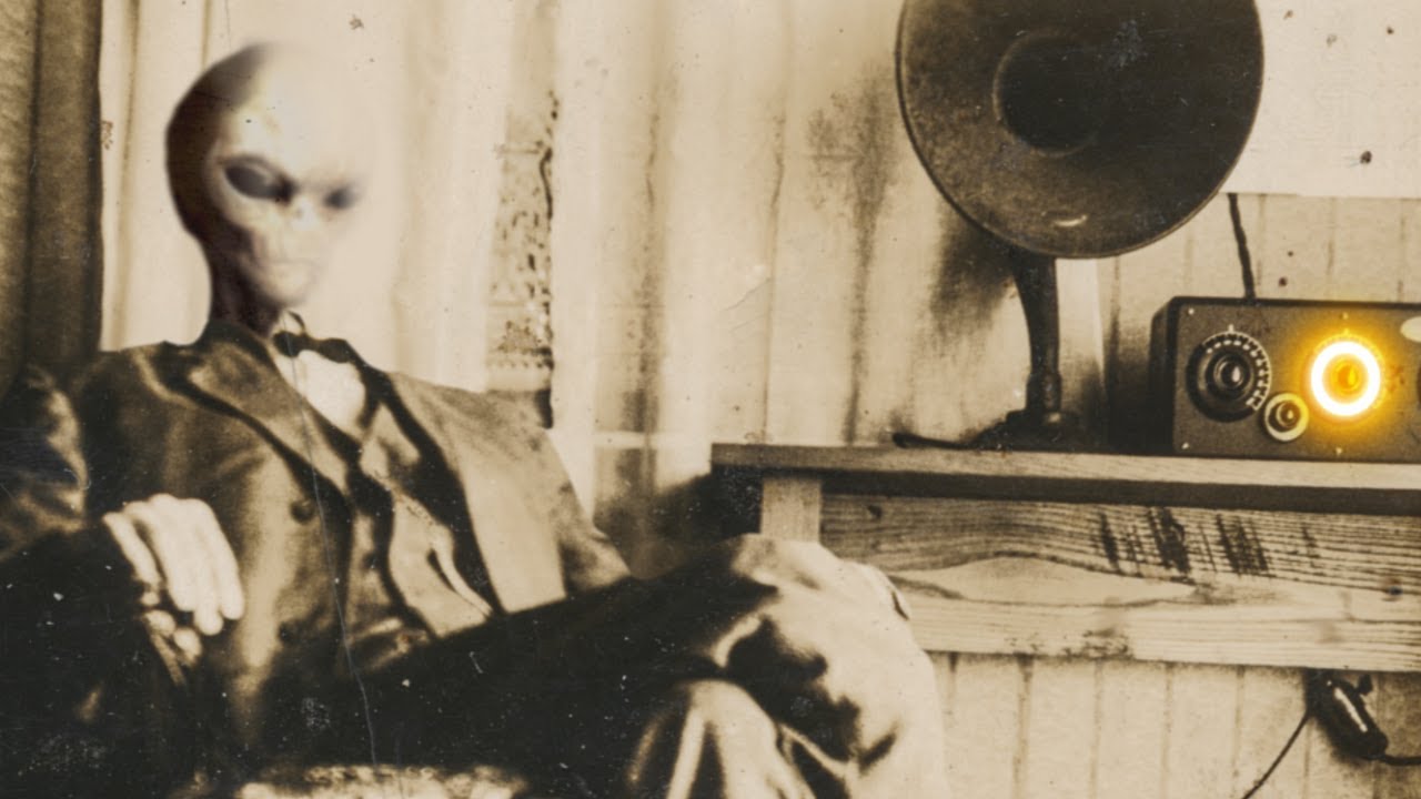 Oldies music playing from another room (white noise and vinyl crackle music) old gramophone music