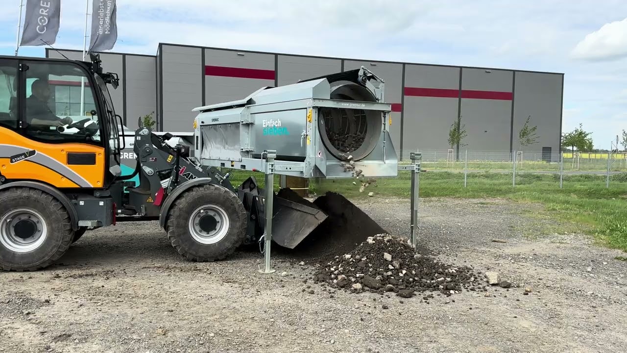 Gremac eZero trommel screener - Screening rock and dirt on site