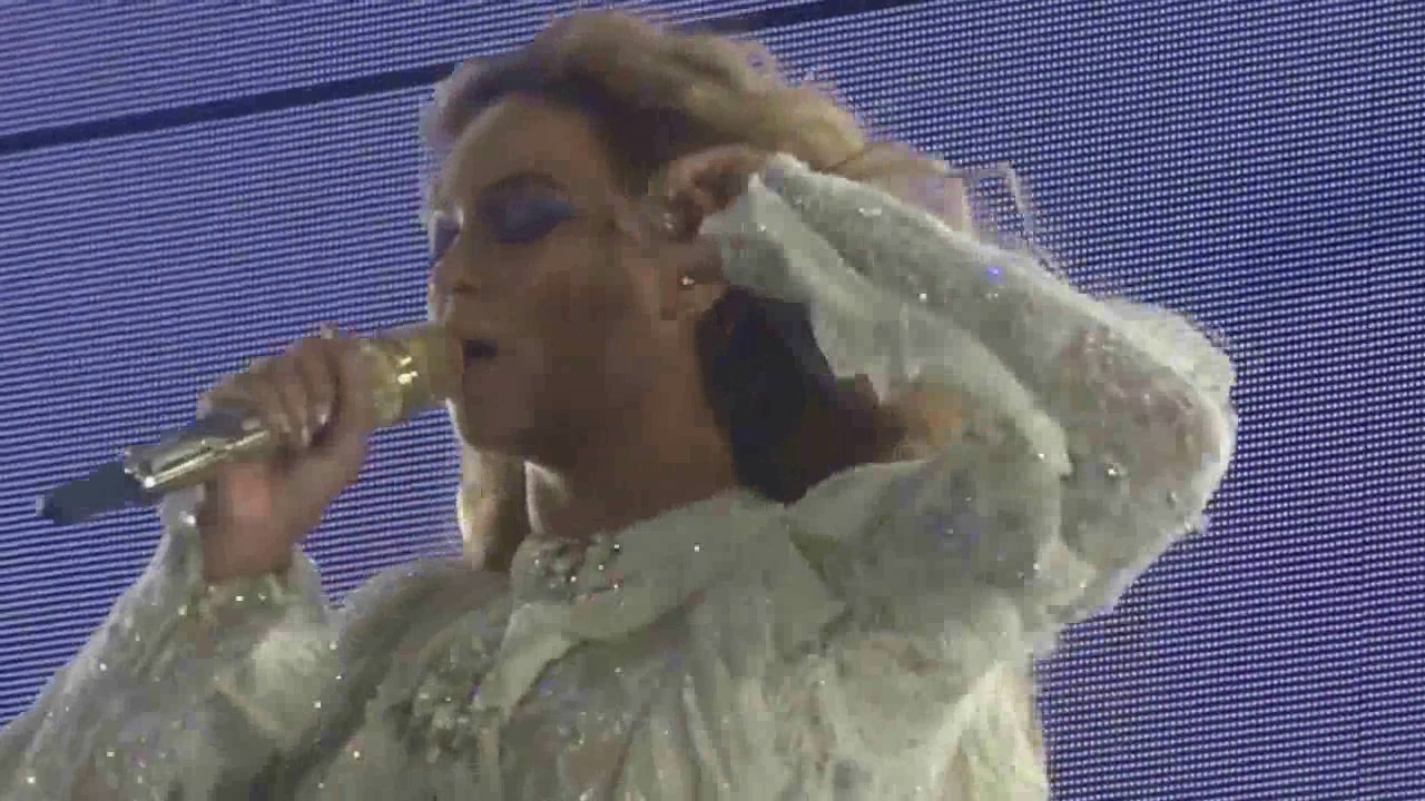 05 Beyoncé - Superpower / Mine / Baby Boy / Hold Up / Countdown (The Formation World Tour DVD)