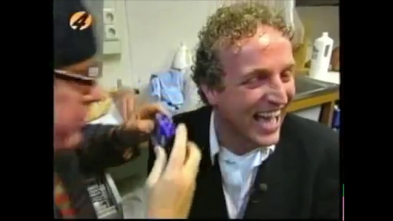 Thuis bij....Madame Tussaud met Gerard van Bezij en Gordon - Andre van Duin